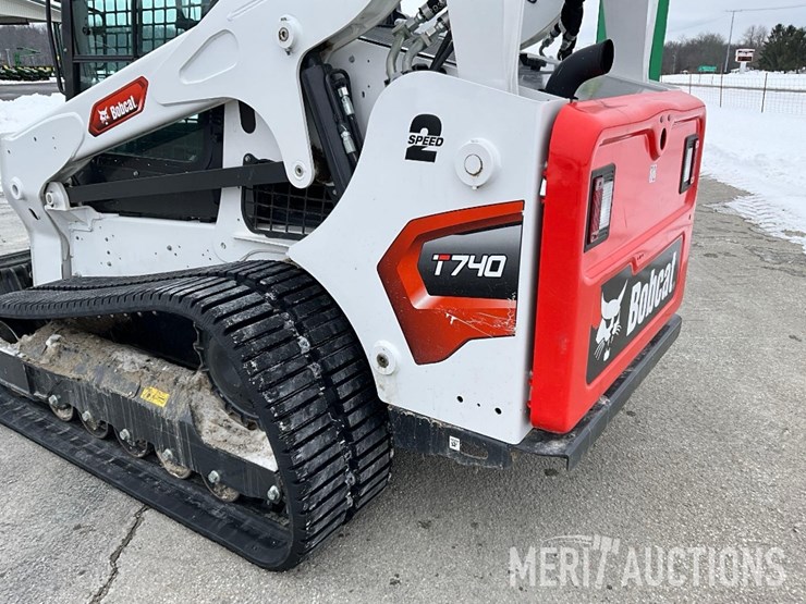 2024-bobcat-t740-image-35