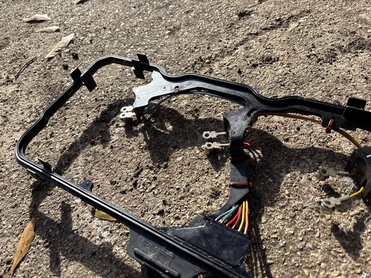 #398-•-cummins-valve-cover-gasket-with-wiring-harness-for-injectors-image-7