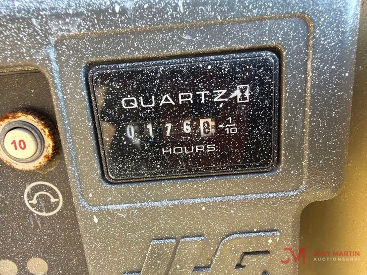 2015-jlg-3246es-image-15