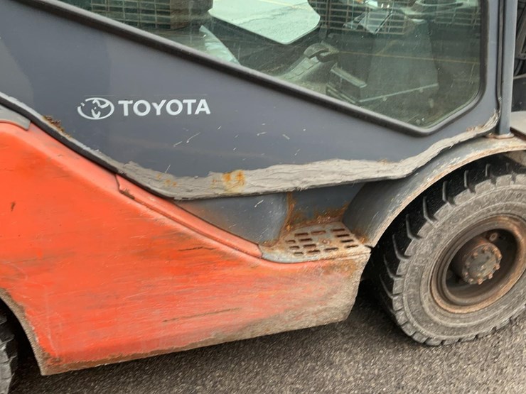 2018-toyota-8fdu25-image-37