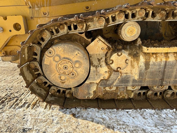2017-caterpillar-963k-image-12