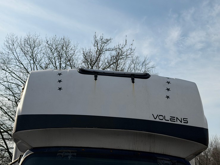 2014-freightliner-m2-106-image-2