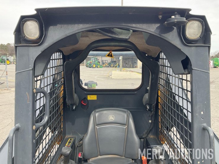 2022-deere-317g-image-39