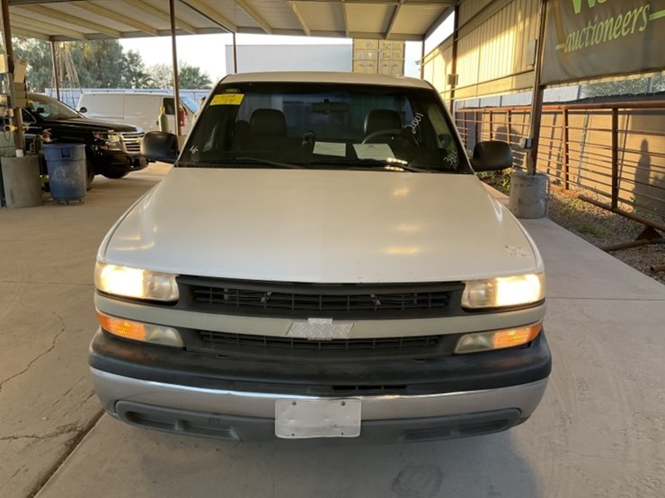 2001-chevrolet-silverado-1500-image-3