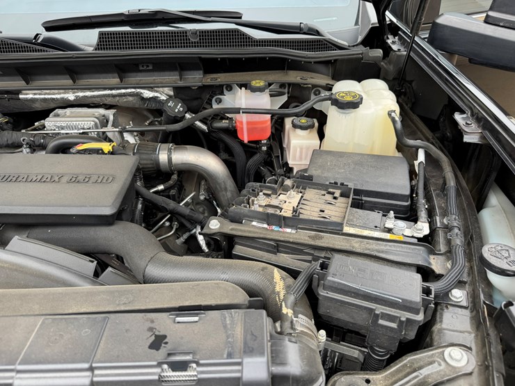 2021-chevrolet-3500hd-image-55