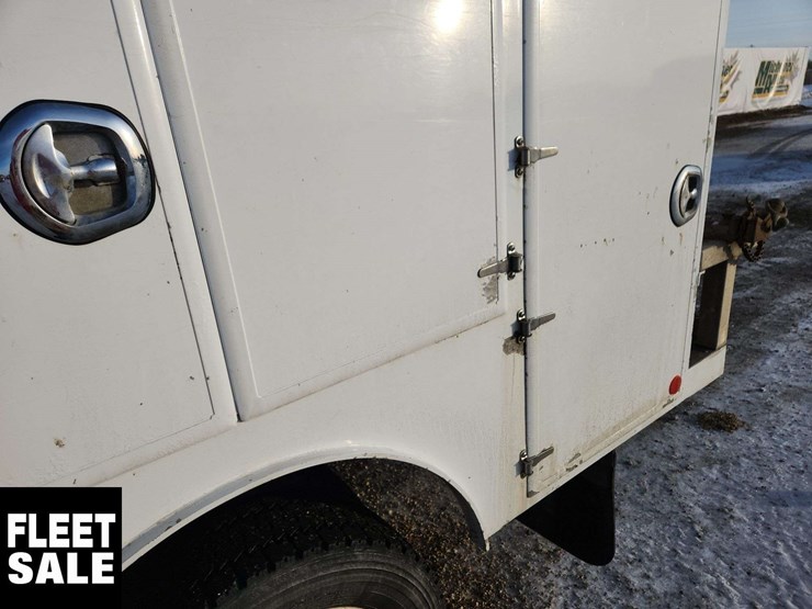 2015-ram-5500-4x4-s/a-service-truck-image-47