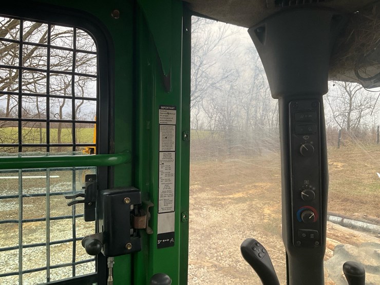 2010-deere-648h-image-17