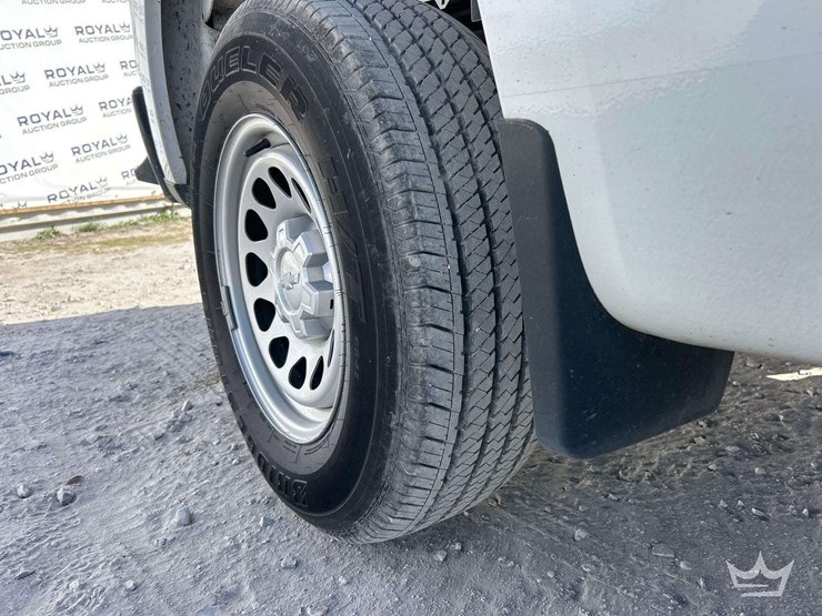 2021-chevrolet-silverado-1500-image-27