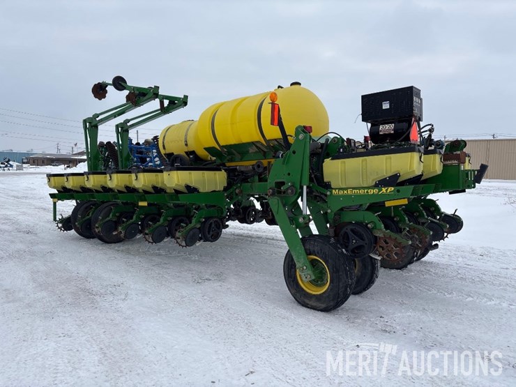 2013-john-deere-1770nt-image-3