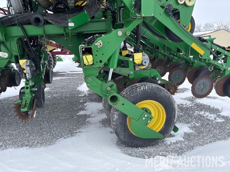 2013-john-deere-1790-image-21