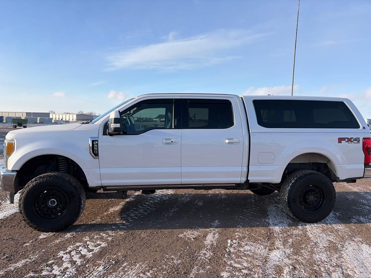 2017-ford-f250-lariat-image-6