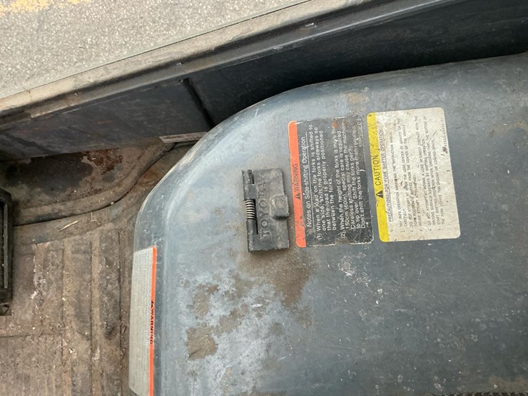 2018-toyota-8fdu25-image-14