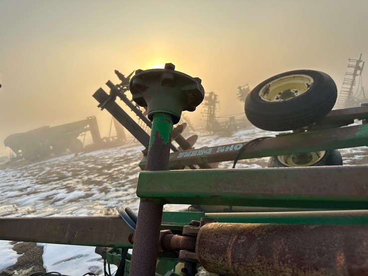 john-deere-630-image-11