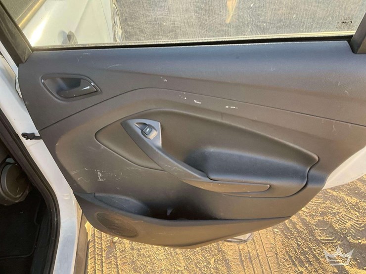 2016-ford-escape-image-29