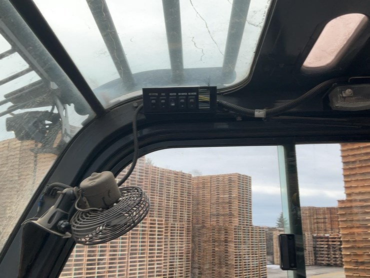 2018-toyota-8fdu25-image-21