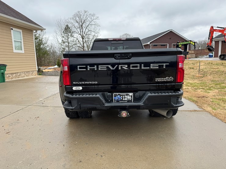 2021-chevrolet-3500hd-image-4