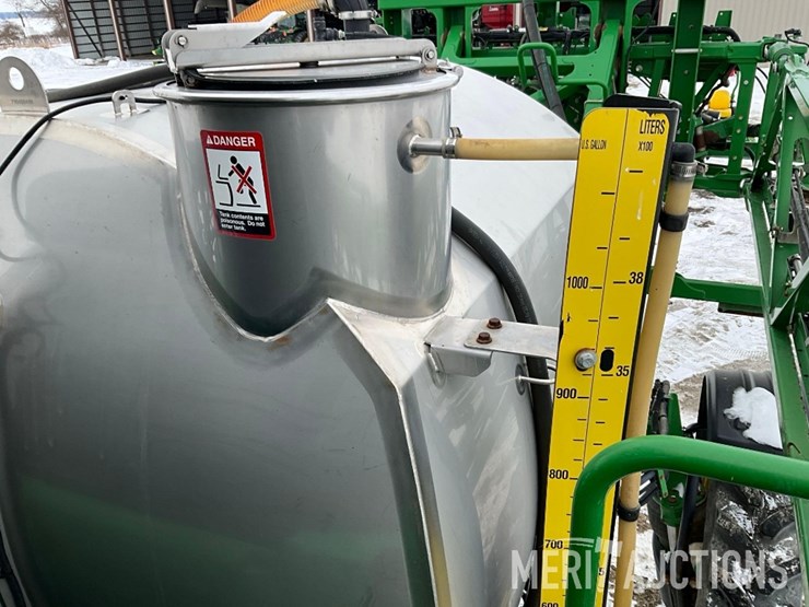 2015-john-deere-r4038-image-37