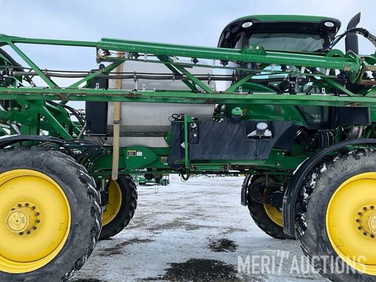 2015-john-deere-r4038-image-29
