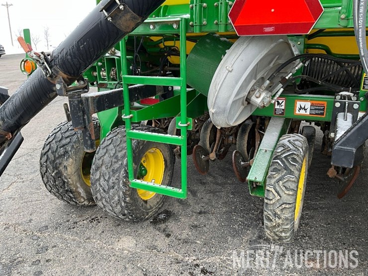 2012-john-deere-1990-image-25