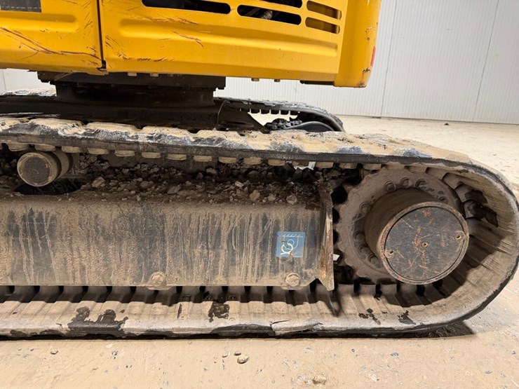 2020-deere-26g-image-17