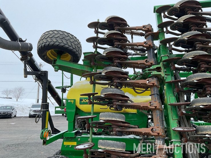 2012-john-deere-1990-image-32