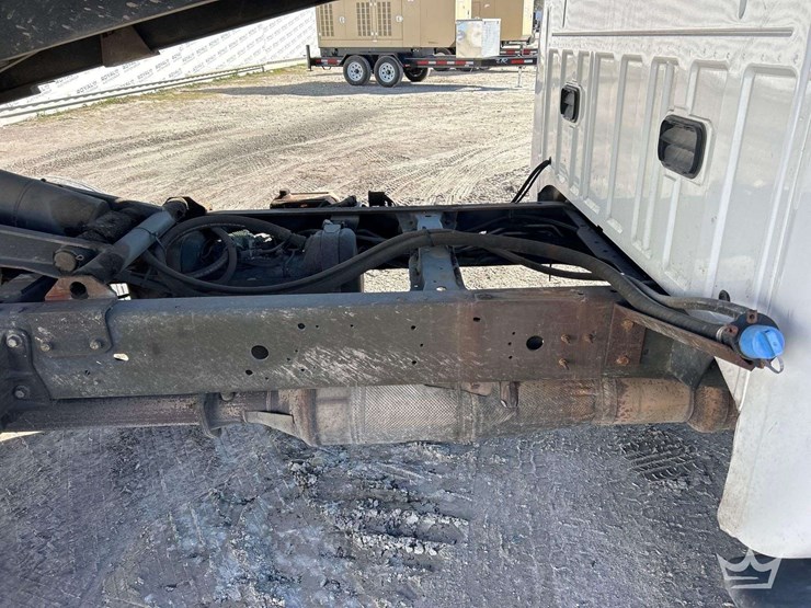 2014-ford-f550-image-24