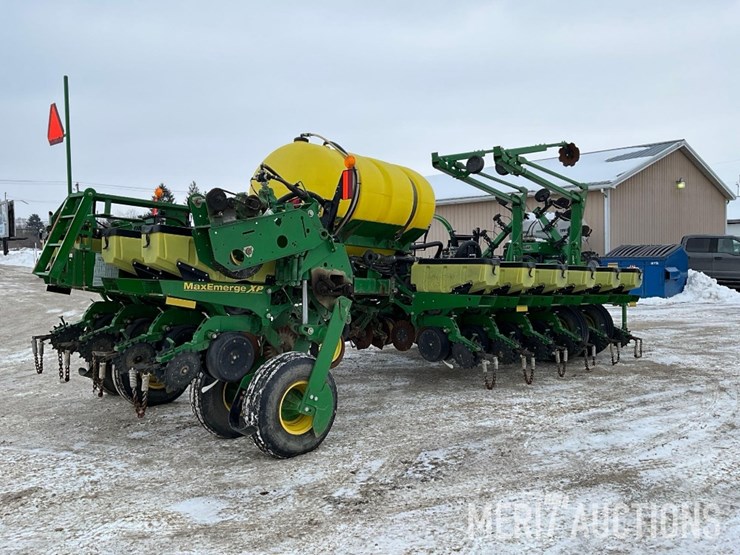 2013-john-deere-1770nt-image-5