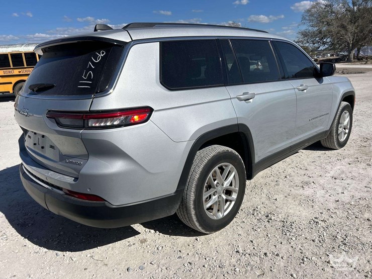 2022-jeep-grand-cherokee-image-3