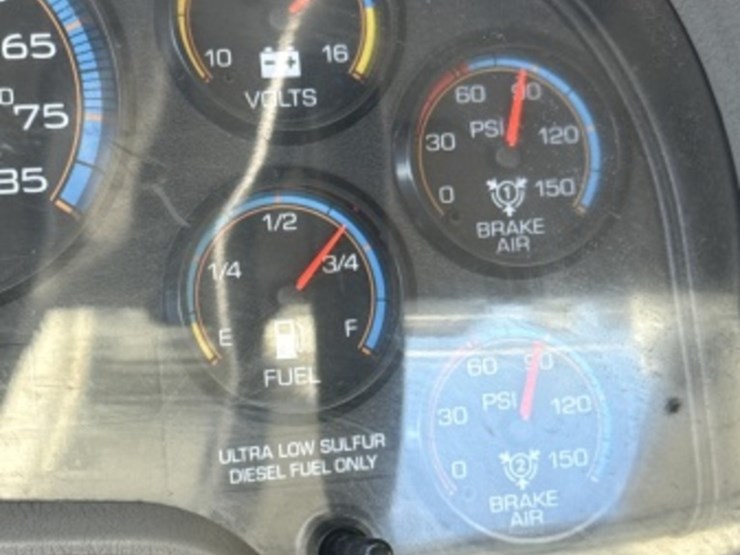 2012-international-7400-image-42