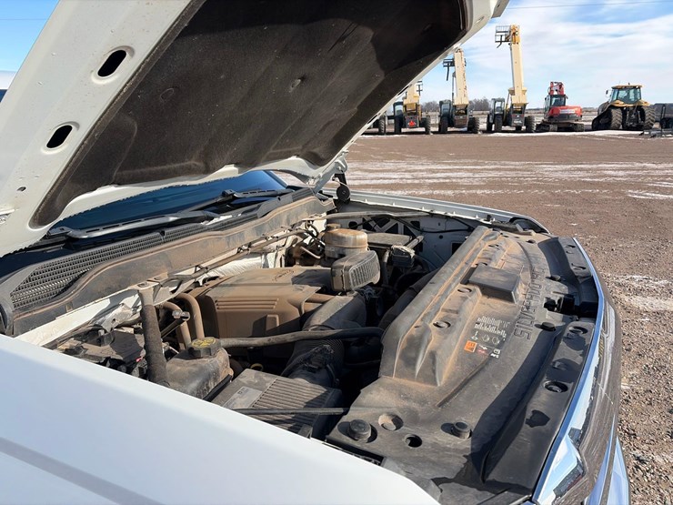 2018-chevrolet-k2500-image-10