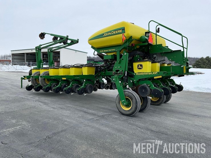 2012-john-deere-1770nt-ccs-image-3