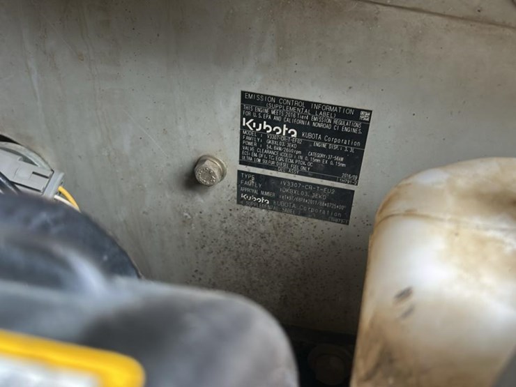 2017-takeuchi-tl8-image-28