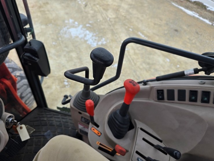 kubota-m7040-image-25