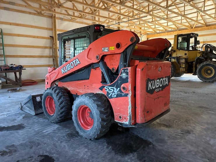 2016-kubota-ssv75-image-5