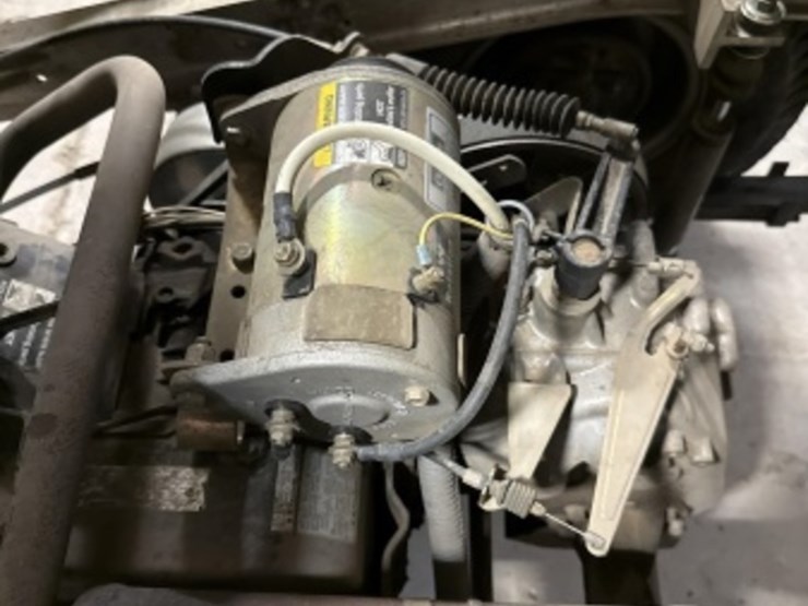 2009-club-car-carryall-252-image-16