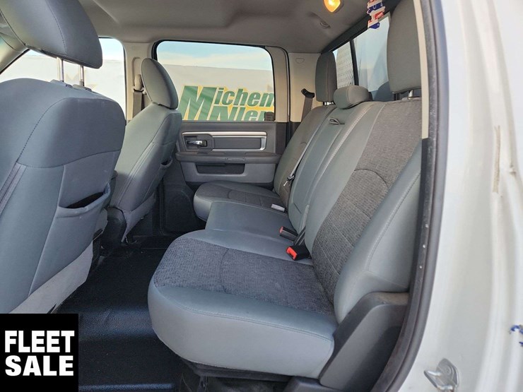 2018-dodge-3500-image-17