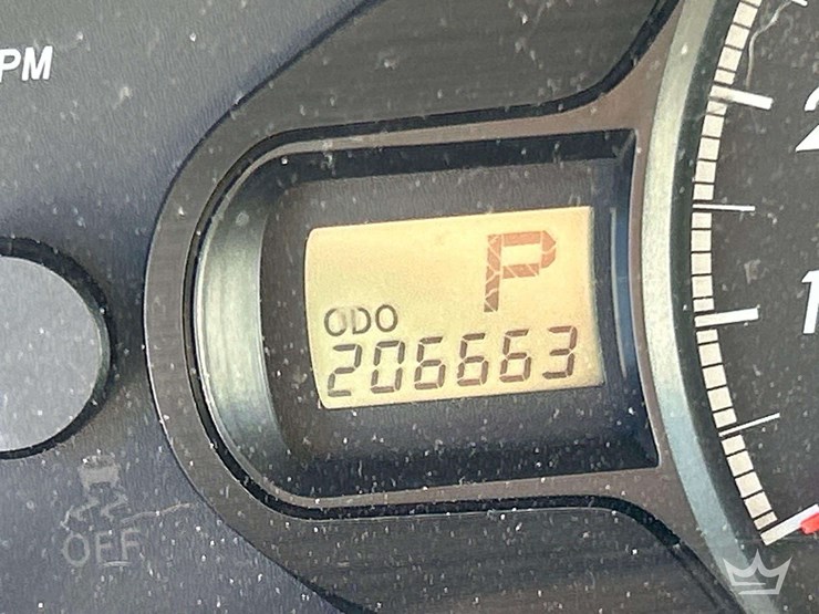 2011-toyota-sienna-image-6