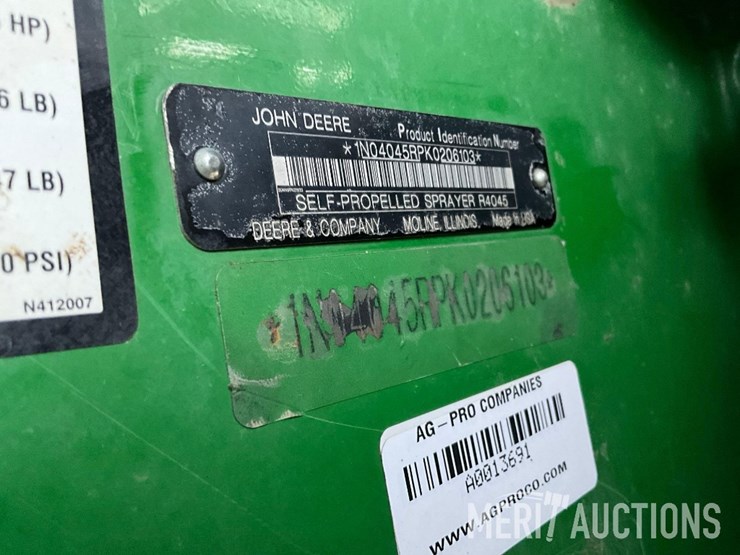 2020-john-deere-r4045-image-44