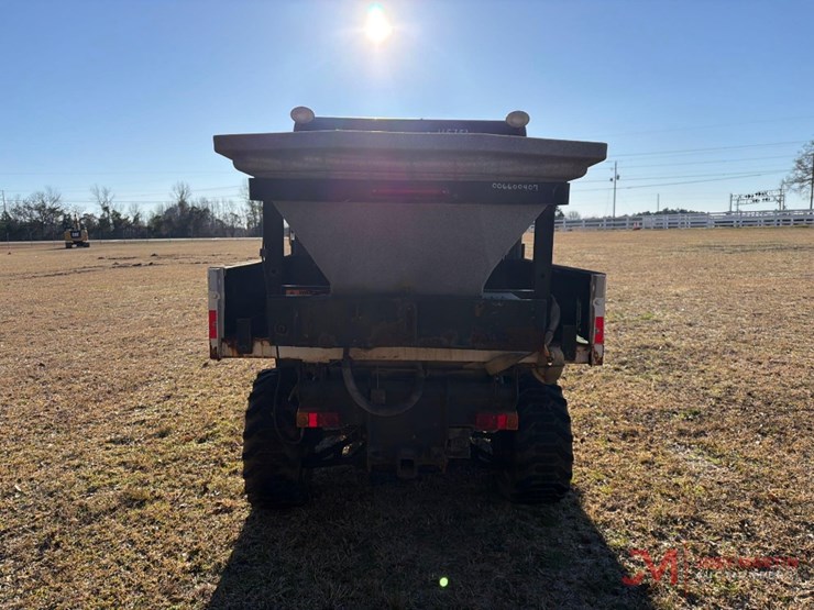 2008-bobcat-5600-toolcat-utv-image-4