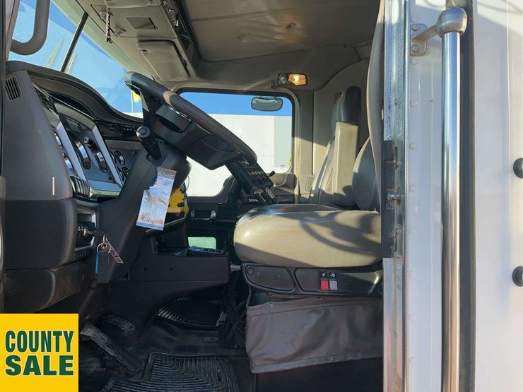 2019-kenworth-t800-image-14