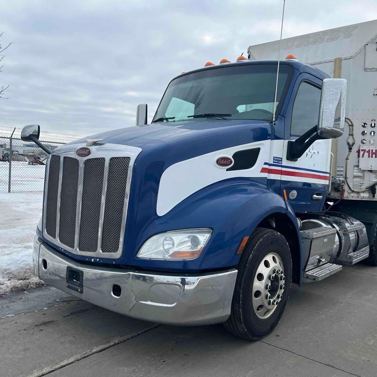2016 Peterbilt Semi