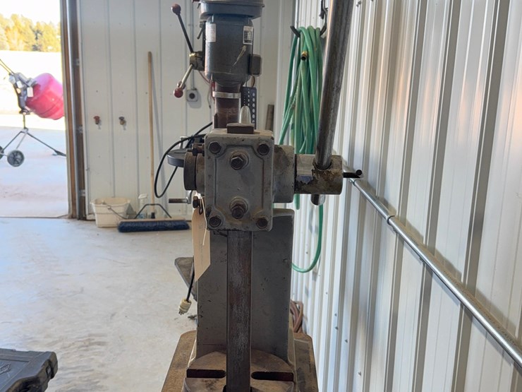 manual-press-image-3