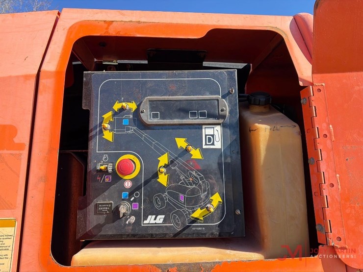 2015-jlg-600s-image-17