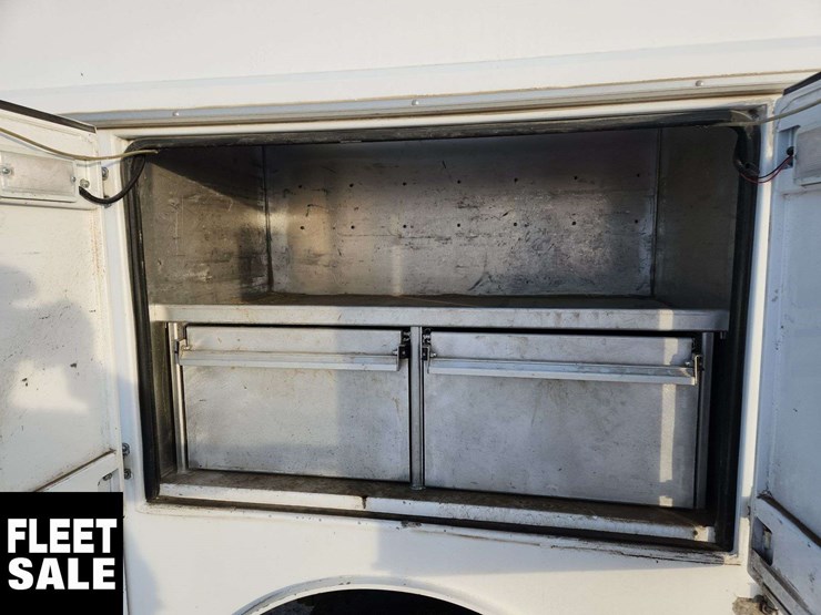 2015-ram-5500-4x4-s/a-service-truck-image-34