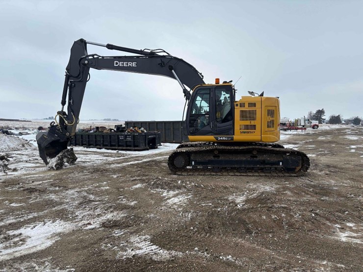 deere-245g-lc-image-1