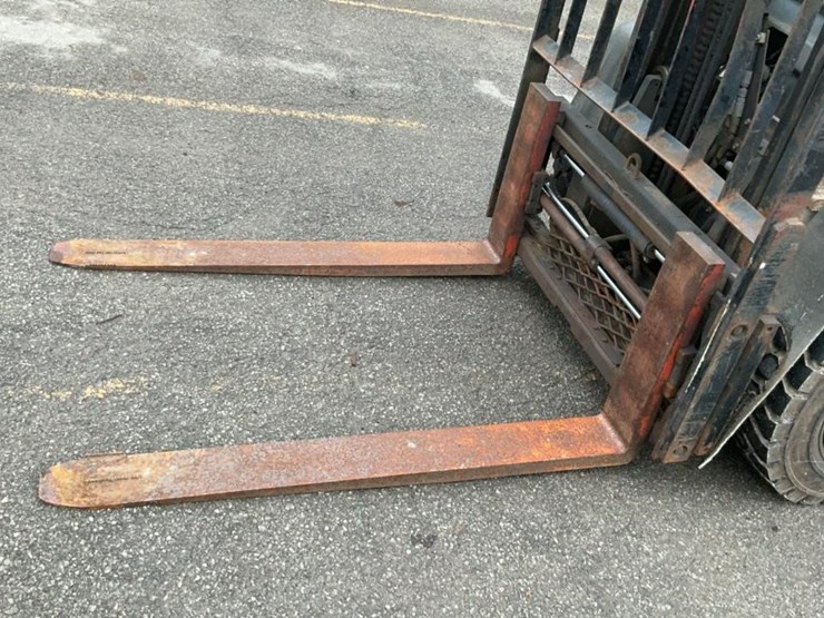 2018-toyota-8fdu25-image-24