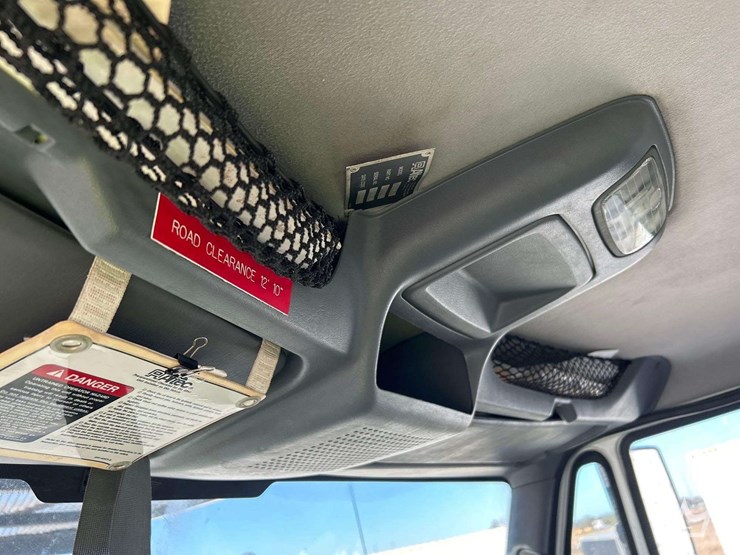 2008-international-durastar-4300-image-17