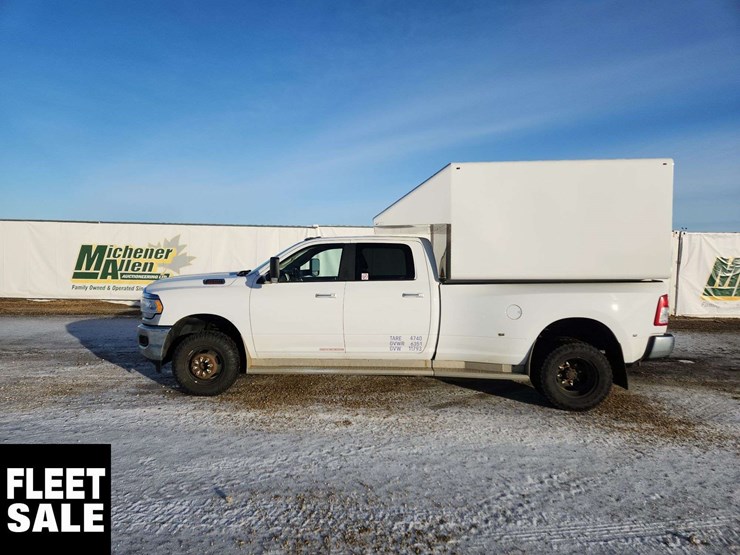 2019-dodge-3500-image-22