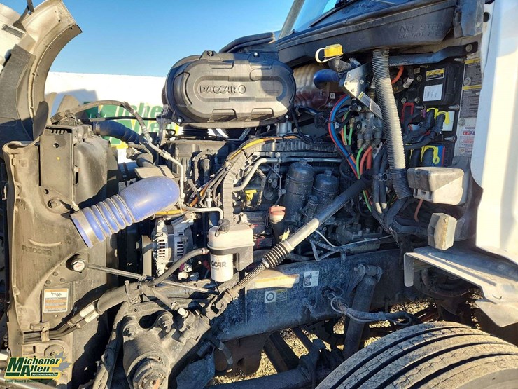 2024-peterbilt-579-image-34