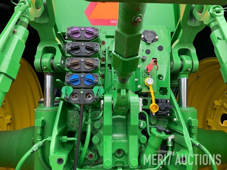 2023-john-deere-8r-370-image-30